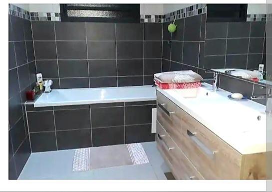 Chambre Privee Dans Maison ル・タンポン エクステリア 写真